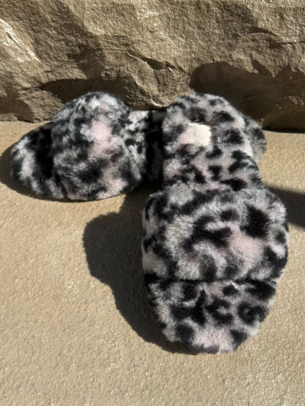 UGG Fluff Slide II SlipperThong Flip Flop Women's 8 Leopard Print Shearling New